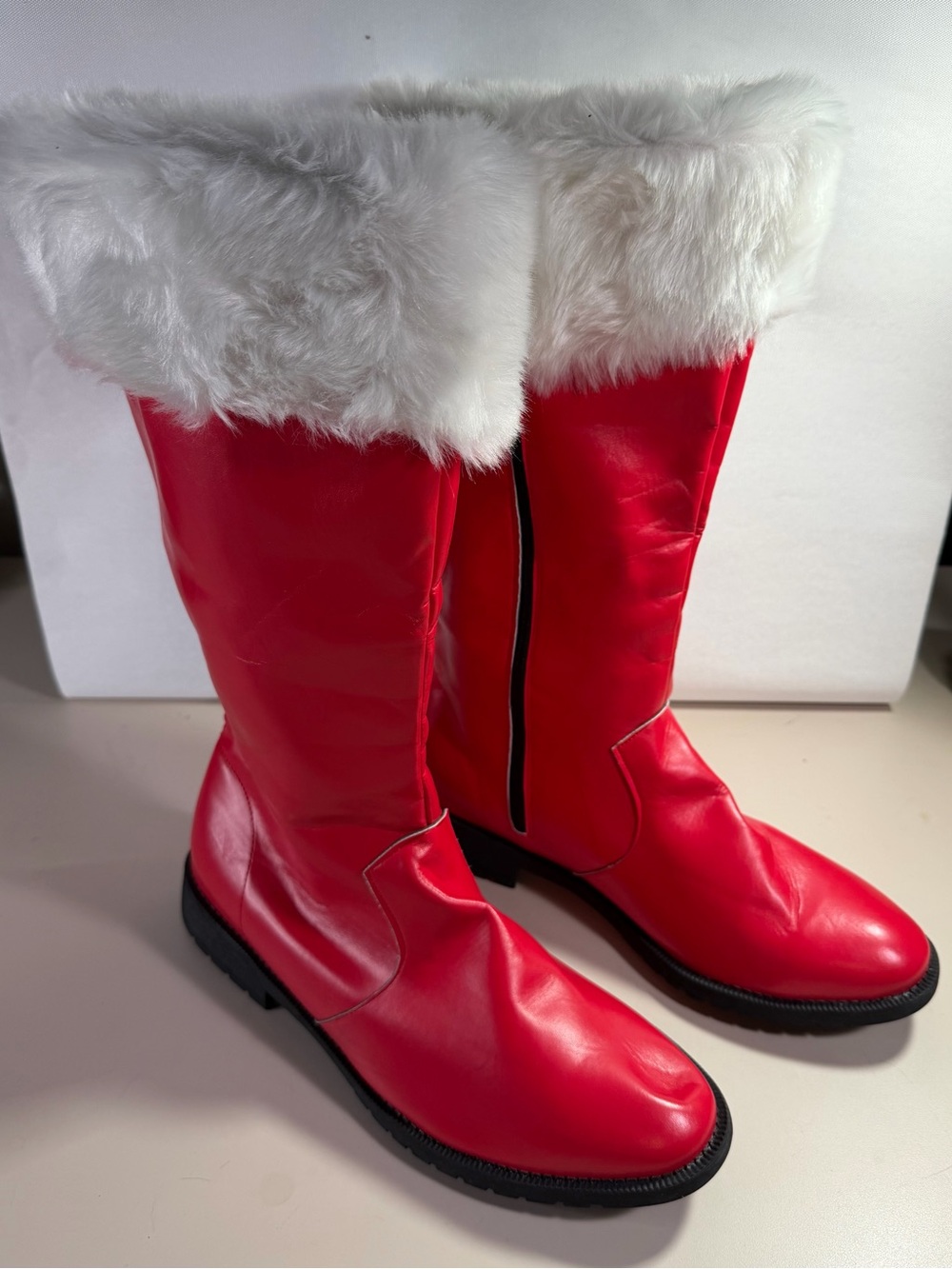 Men’s Sz 13 Red Christmas/Santa boots NWOT